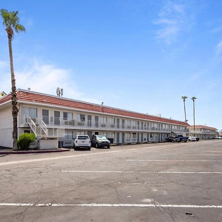Super 8 By Wyndham Phoenix West Exterior photo